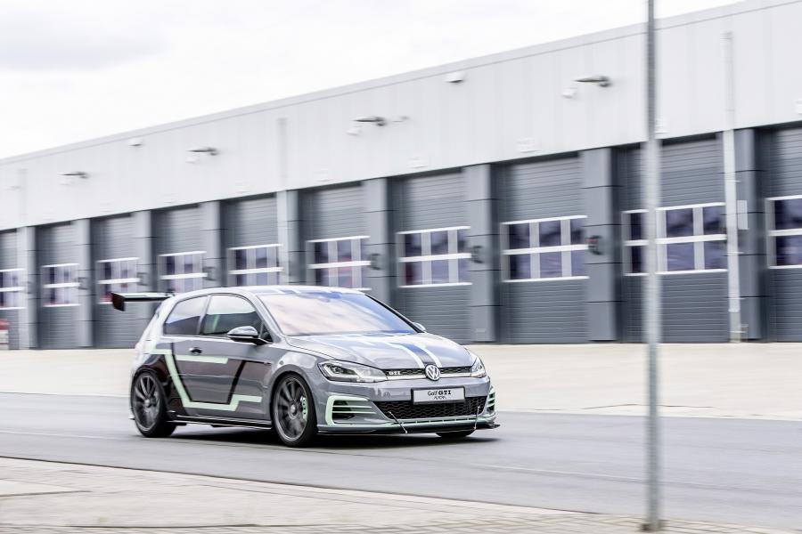  Volkswagen Golf GTI Aurora (Typ 5G) 2019 года  (фото 1 из 12)